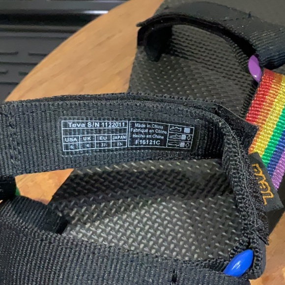Teva Women’s Midform Universal Rainbow Pride Sandals with Rainbow Straps - Picture 2 of 6